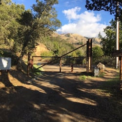 Coast Ridge Road Hike - Don't be intimidated by the gate, pedestrians can walk around, it's a govt fire road.
