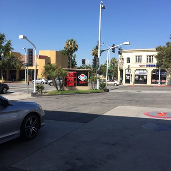 Ralphs Fuel - Corner of Lake/Wasington - Gas Stations Near Me - Pasadena, California