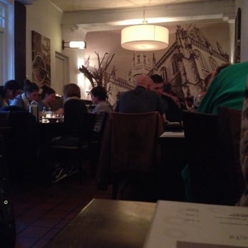 Restaurant Parels - Buiten is t koud, binnen ruikt het heerlijk en is het behaaglijk - Seafood Near Me - Haarlem, New Hampshire Restaurant Parels - Buiten is t koud, binnen ruikt het heerlijk en is het behaaglijk - Seafood Near Me - Haarlem, New Hampshire