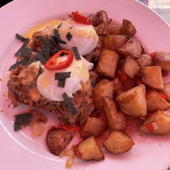 Shorehouse Kitchen - Carnitas Eggs Benedict - Coffee & Tea Near Me - La Jolla, California Shorehouse Kitchen - Carnitas Eggs Benedict - Coffee & Tea Near Me - La Jolla, California