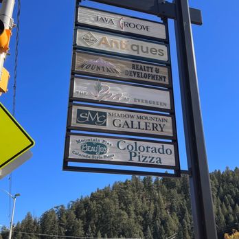 Colorado Sightseer - Evergreen Town shopping - Tours Near Me - Denver, Colorado