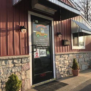 Sara's Pizza - the entrance to the restaurant - Pizza Near Me - Hudsonville, Michigan