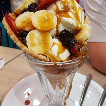 D Spot Dessert Cafe - Desserts Near Me - Toronto, Ontario