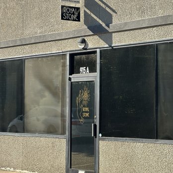 Royal Stone Piercing - Exterior entrance. - Piercing Near Me - Mobile, Alabama