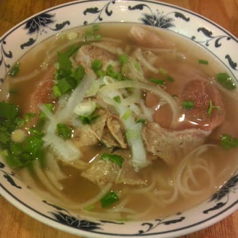 Pho Hoang - Pho (Rice Noodle Beef Soup) Xe Lua (Extra Large) - Vietnamese Near Me - Flushing, New York