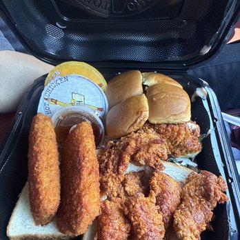Dave's Hot Chicken - The Dave's Daves Big Trio - Chicken Shop Near Me - Sacramento, California