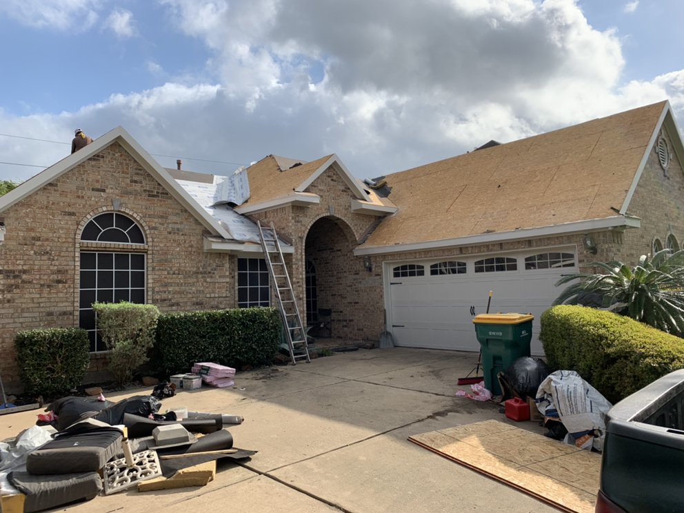 Slide of Soto’s Roofing and Supply