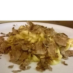 Taverna del Perugino - APOTEOSI di Tagliolino fatto a mano con Tartufo BIANCO
