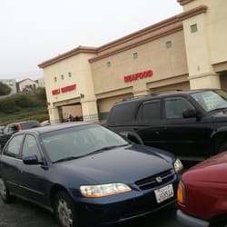 Mission Plaza - Busy here!!!