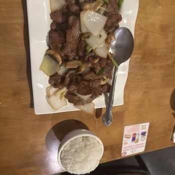 Lao Sze Chuan - Mongolian beef...soggy mess. - Szechuan Near Me - Chicago, Illinois
