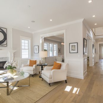 DS Builders Group - a spacious living room with a fireplace - General Contractors Near Me - Los Angeles, California DS Builders Group - a spacious living room with a fireplace - General Contractors Near Me - Los Angeles, California