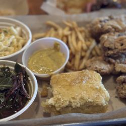Community Kitchen + Taproom - The Summit