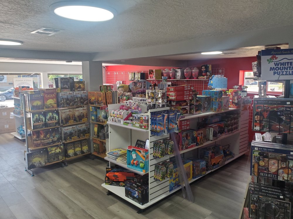 PARAMOUNT SPORTS & TOYS Updated September 2024 925 E Pioneer Rd