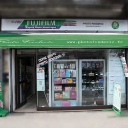 Chroma Films - Vitrine du magasin