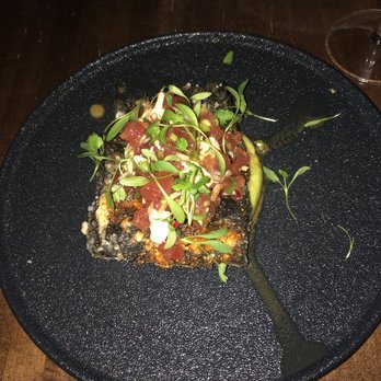 Lucille's Oyster Dive - Tuna poke - Seafood Near Me - Montreal, Quebec