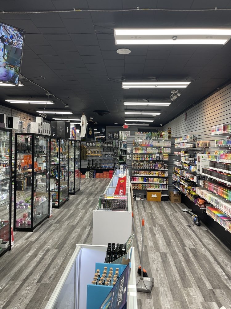 ITS LIT SMOKE SHOP Updated October 2024 16 Photos 869 Kearny Ave