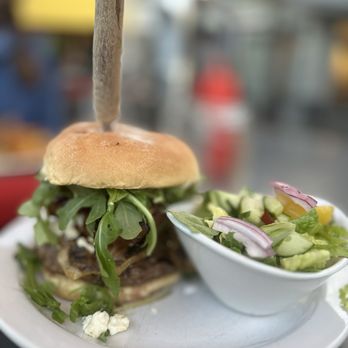 Apres Burger Bistro - Yummmmmmmmm - Burgers Near Me - Steamboat Springs, Colorado