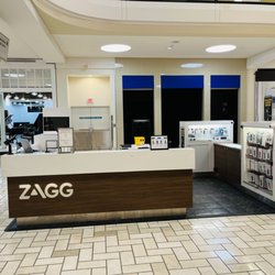 Zagg Phone Repair - Storefront of ZAGG Tysons Corner VA