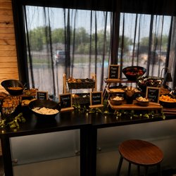 HeavenLee BBQ & Venue