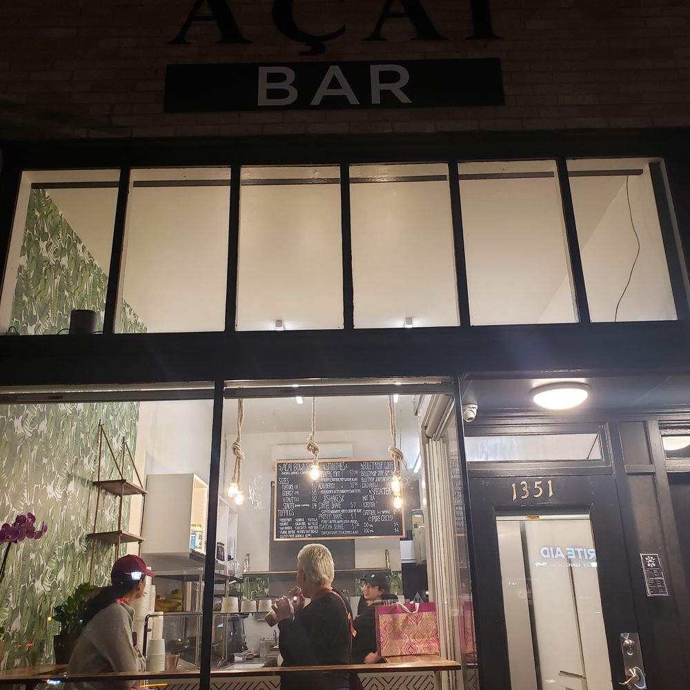 Acai bar  - View from outside at night - Acai Bowls Near Me - Pasadena, California
