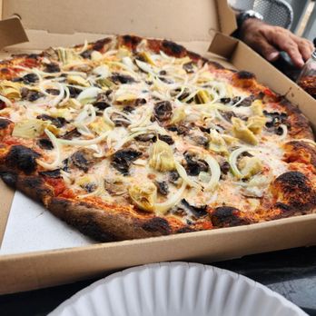 The Pizza Spot - Onions, mushrooms, and artichokes - Pizza Near Me - Fort Lauderdale, Florida The Pizza Spot - Onions, mushrooms, and artichokes - Pizza Near Me - Fort Lauderdale, Florida
