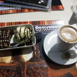 Brownieria - Little Brownie de amêndoas e chocolate quente grande