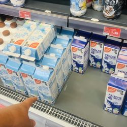 Pizza, Döner&Chicken Grillhaus - Milch im Edeka