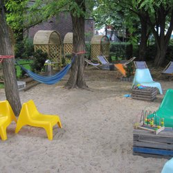 Lody na Tumskim - The "sandbox-garden" with deckchairs and hammock ... so relaxing