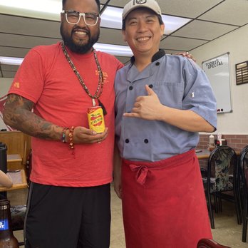 Seasons Taiwanese Eatery - The man responsible for the great and delicious food at Seasons Ice and Eatery. - Taiwanese Near Me - Honolulu, Hawaii Seasons Taiwanese Eatery - The man responsible for the great and delicious food at Seasons Ice and Eatery. - Taiwanese Near Me - Honolulu, Hawaii