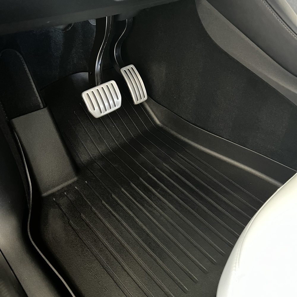 GetSome Detail - Driver's side floor area- carpets and mats are cleaned and look really good. - Auto Detailing Near Me GetSome Detail - Driver's side floor area- carpets and mats are cleaned and look really good. - Auto Detailing Near Me