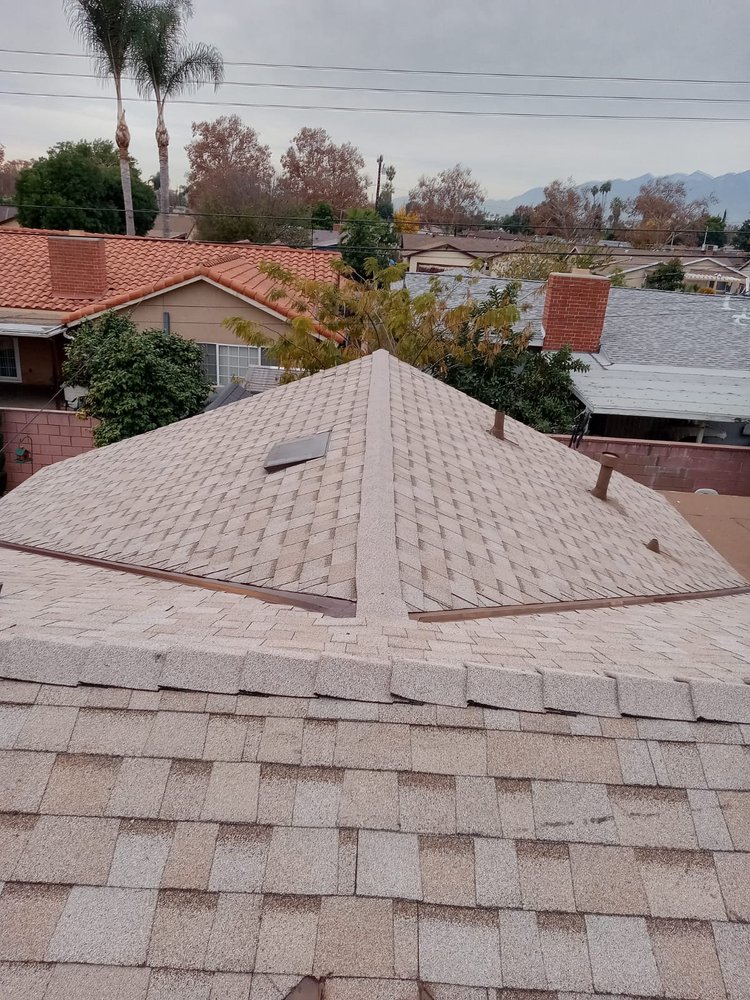 Slide of iHeart Roofing