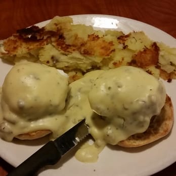 Broken Yolk Cafe - Country Benedict with home fries - Breakfast & Brunch Near Me - Oceanside, California