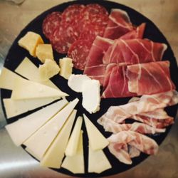 Vernazza Winexperience - Italian cheeses and charcuterie board!