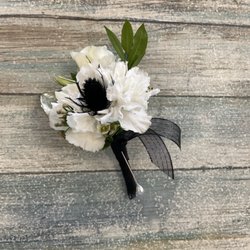 Gainer's Florist - Black and white boutonnière