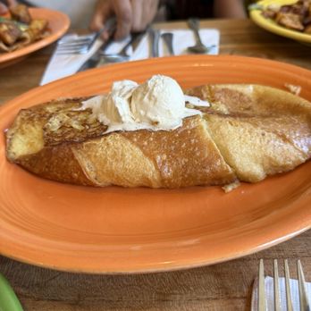 Tower Cafe - Famous French Toast - Breakfast & Brunch Near Me - Sacramento, California Tower Cafe - Famous French Toast - Breakfast & Brunch Near Me - Sacramento, California