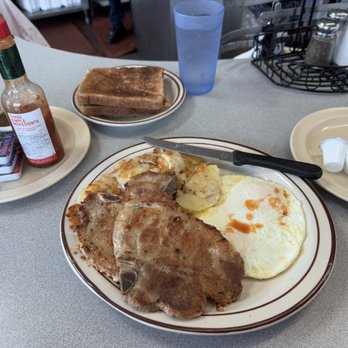 Bun-N Burger - Pork chop breakfast - Burgers Near Me - Alhambra, California