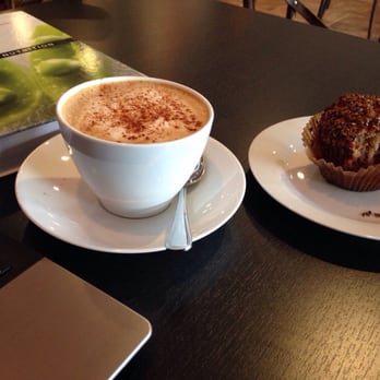 Coffee Nature - Chai Tea Latte and Banana Muffin with Flaxseeds - Coffee & Tea Near Me - Costa Mesa, California