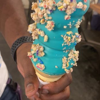 Simons Says Dip This - Cake batter dip with Cake batter crumbles - Ice Cream & Frozen Yogurt Near Me - Durham, North Carolina Simons Says Dip This - Cake batter dip with Cake batter crumbles - Ice Cream & Frozen Yogurt Near Me - Durham, North Carolina