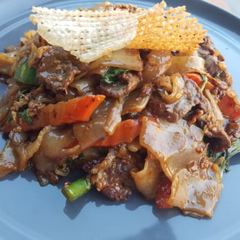 Enthaice Thai Kitchen - Pad kee mao. Flavor was amazing!! A lil salty for me but still good. A lil spicy - Thai Near Me - Astoria, New York Enthaice Thai Kitchen - Pad kee mao. Flavor was amazing!! A lil salty for me but still good. A lil spicy - Thai Near Me - Astoria, New York