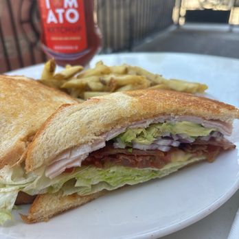 Moschetti Cafe - California Club Sandwich - Cafes Near Me - Vallejo, California Moschetti Cafe - California Club Sandwich - Cafes Near Me - Vallejo, California
