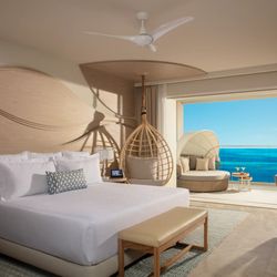 CN Travel - 55% OFF Cancun Resort Flash Deal