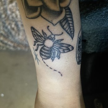 Balboa Tattoo - Bee done by jeff - Tattoo Near Me - Newport Beach, California Balboa Tattoo - Bee done by jeff - Tattoo Near Me - Newport Beach, California