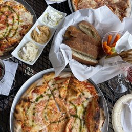 Pizza Bread and dips Pizza Bread and dips