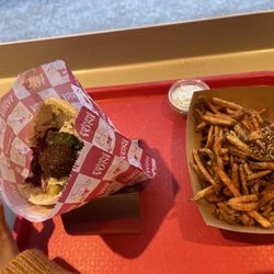 Falafel Pitas Frites Zatar