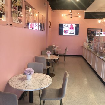 Smallcakes Orlando - Pretty tables - Desserts Near Me - Orlando, Florida Smallcakes Orlando - Pretty tables - Desserts Near Me - Orlando, Florida