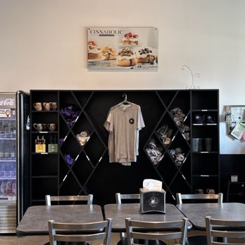 Cinnaholic - Bakeries Near Me - Pigeon Forge, Tennessee