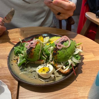 TICH - Avo toast - Vegan Near Me - Brussels, BRU TICH - Avo toast - Vegan Near Me - Brussels, BRU