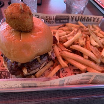 Eight Thirty Common - Cowboy burger - Gastropubs Near Me - Meridian, Idaho