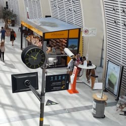 Gare SNCF d'Avignon TGV - Recharge telephone battery by cycling. Great idea in public places.