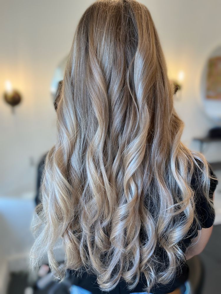 Gillian Rochkind Hair Logo